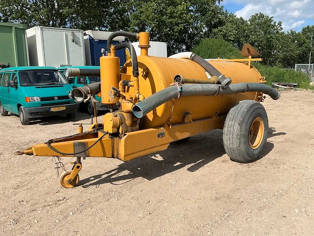 1977 veenhuis 3600 mesttank - afbeelding 1 van  9