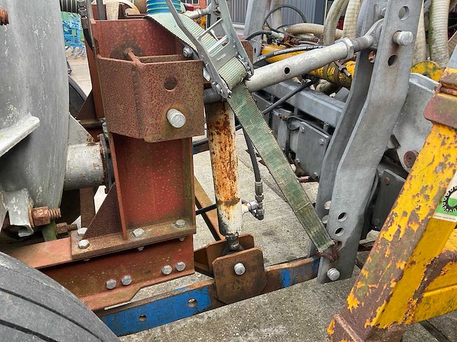 1977 veenhuis 4200 mesttank met zodebemester - afbeelding 3 van  16