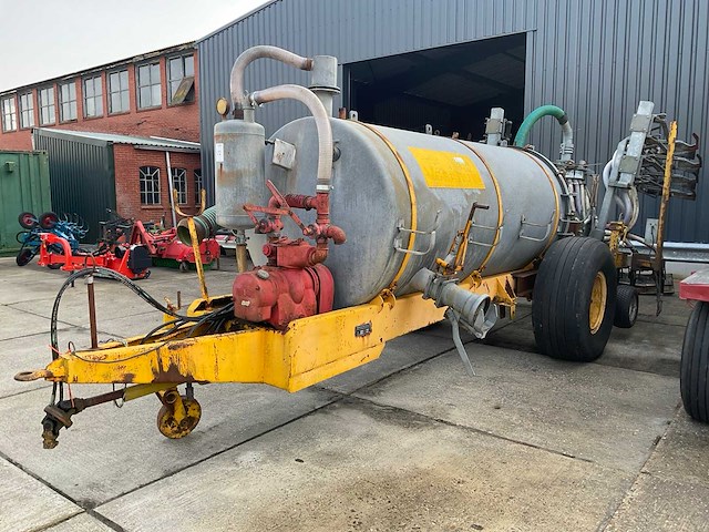 1977 veenhuis 4200 mesttank met zodebemester - afbeelding 1 van  16