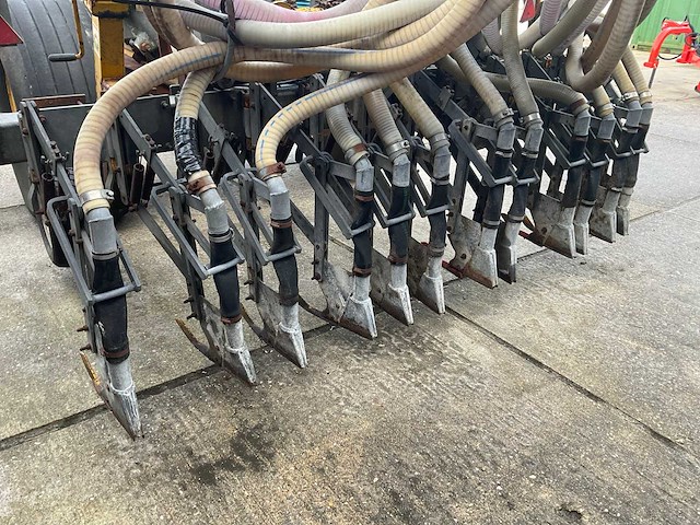 1977 veenhuis 4200 mesttank met zodebemester - afbeelding 13 van  16