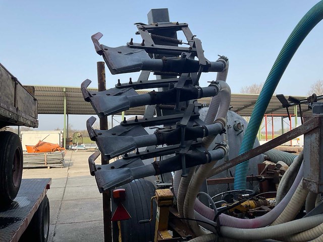 1977 veenhuis 4200 mesttank met zodebemester - afbeelding 14 van  16