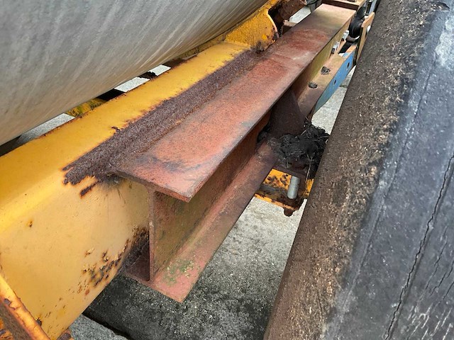 1977 veenhuis 4200 mesttank met zodebemester - afbeelding 5 van  17