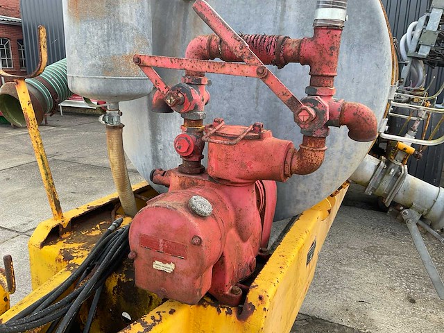 1977 veenhuis 4200 mesttank met zodebemester - afbeelding 14 van  17