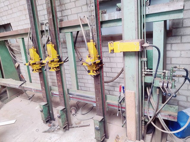 1978 - elektro-hydraulische ramen-/kaderpers - afbeelding 2 van  6