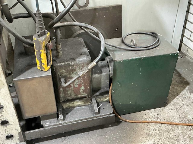 1978 compac p100 hydraulische pers - afbeelding 5 van  6
