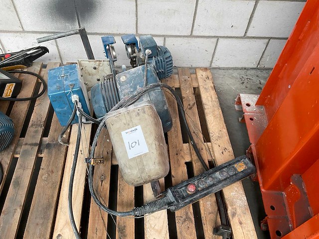 1978 demag pk5n-f kettingtakel met loopkat - afbeelding 1 van  3