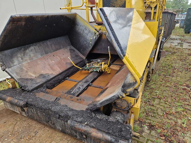 1978 hoes 15000-k asfalteermachine - afbeelding 17 van  22