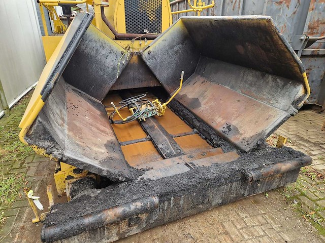 1978 hoes 15000-k asfalteermachine - afbeelding 21 van  22
