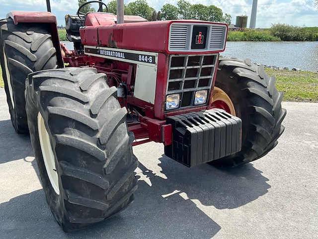 1978 international 844-s vierwielaangedreven landbouwtractor - afbeelding 3 van  26