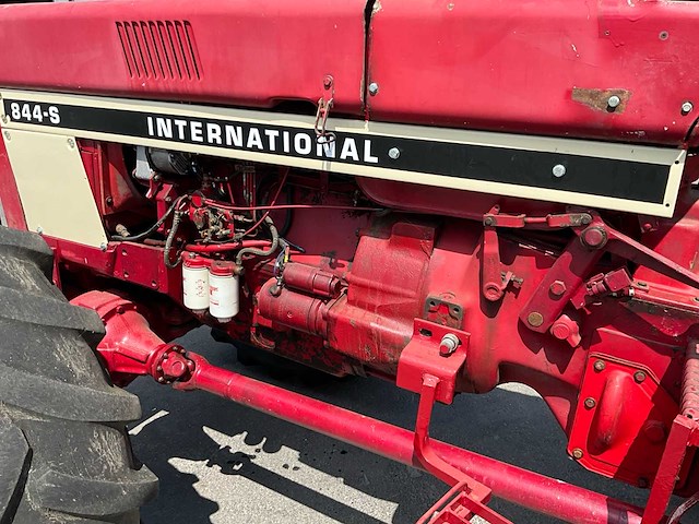 1978 international 844-s vierwielaangedreven landbouwtractor - afbeelding 6 van  26