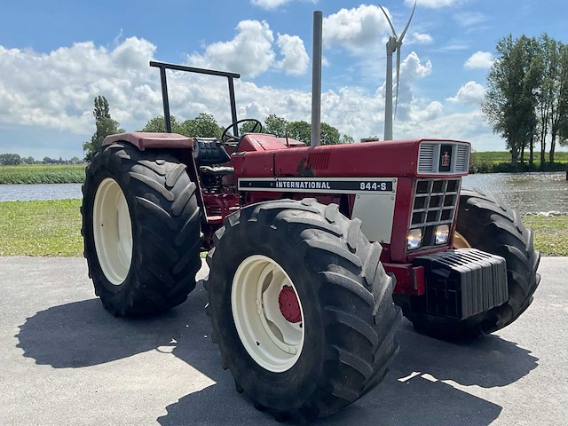 1978 international 844-s vierwielaangedreven landbouwtractor - afbeelding 21 van  26