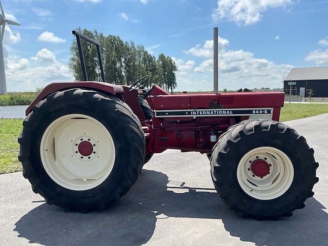 1978 international 844-s vierwielaangedreven landbouwtractor - afbeelding 22 van  26