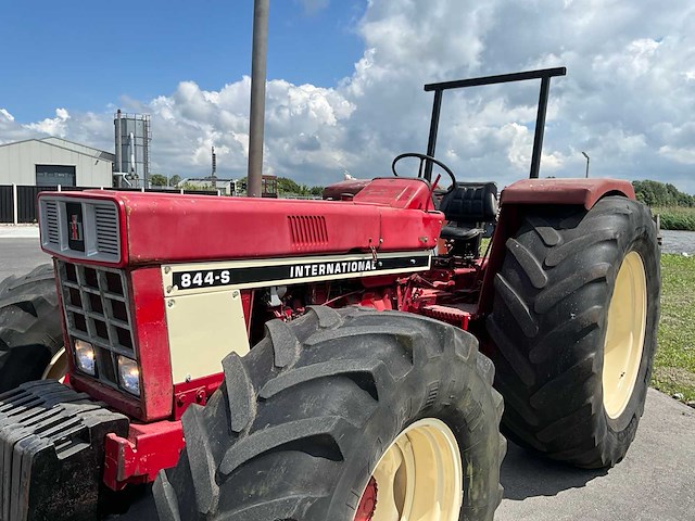 1978 international 844-s vierwielaangedreven landbouwtractor - afbeelding 26 van  26