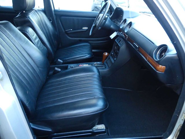 1978 mercedes-benz 280 te automatic | german classic estate car - afbeelding 34 van  37