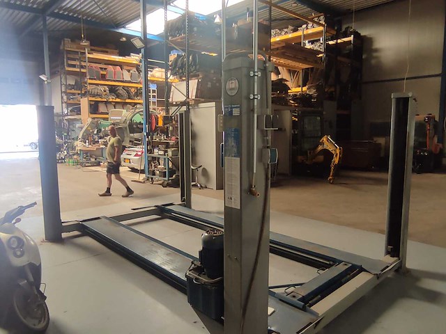 1978 ravaglioli kp 141 hefbrug met askrik - afbeelding 18 van  23