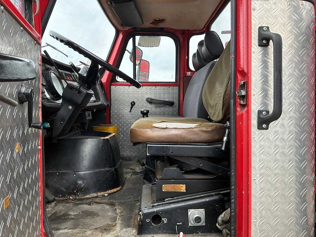 1978 volvo n1020 oldtimer brandweertankwagen - afbeelding 13 van  29