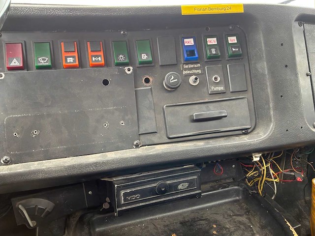1978 volvo n1020 oldtimer brandweertankwagen - afbeelding 19 van  29
