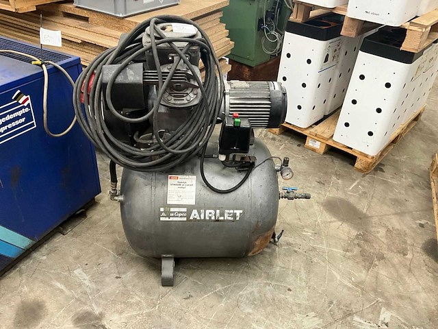 1979 atlas-copco airlet zuigercompressor met luchtketel - afbeelding 1 van  4