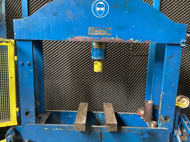 1979 compac p40 hydraulische pers - afbeelding 4 van  10