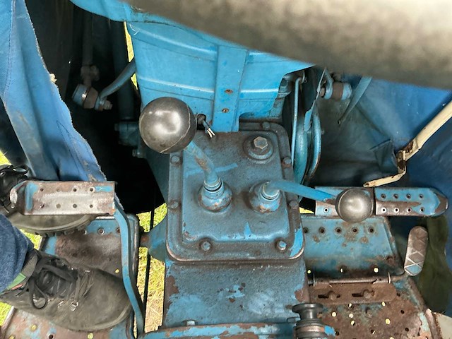 1979 ford 2000 - tweewielaangedreven landbouwtractor - afbeelding 8 van  18