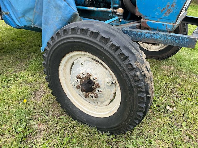 1979 ford 2000 - tweewielaangedreven landbouwtractor - afbeelding 7 van  18
