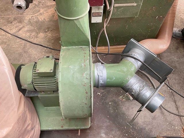1979 harwi tafelcirkelzaagmachine met afzuigsysteem - afbeelding 12 van  12