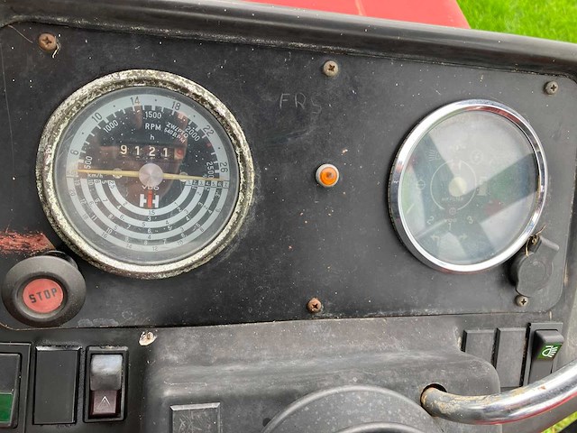 1979 international 1055 tweewielaangedreven landbouwtractor - afbeelding 4 van  13