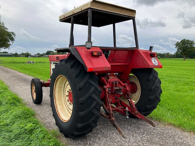 1979 international 1055 tweewielaangedreven landbouwtractor - afbeelding 7 van  13
