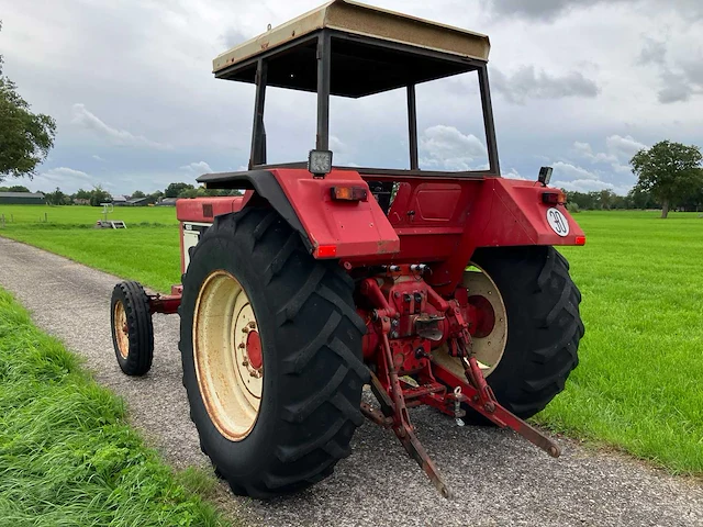 1979 international 1055 tweewielaangedreven landbouwtractor - afbeelding 7 van  13