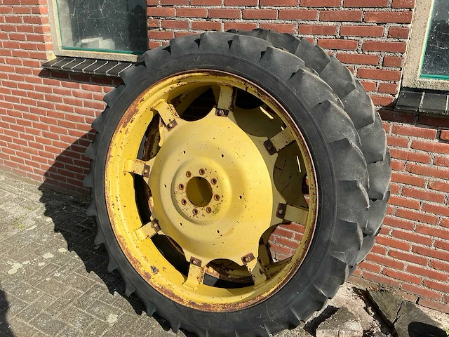 1979 john deere 1630ls oldtimer tractor - afbeelding 17 van  25