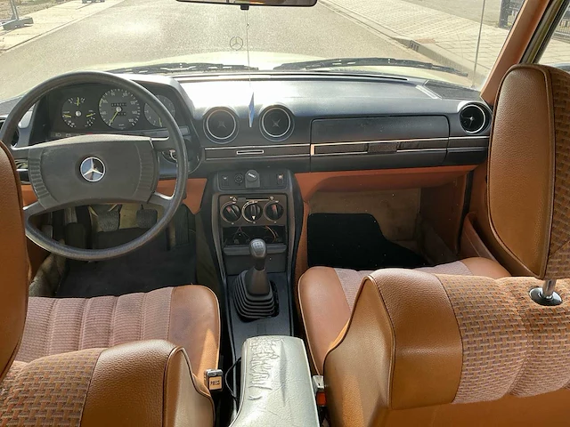 1979 mercedes-benz 200-280 (w123) 200 d 5-cilinder 5 bak personenauto - afbeelding 15 van  37
