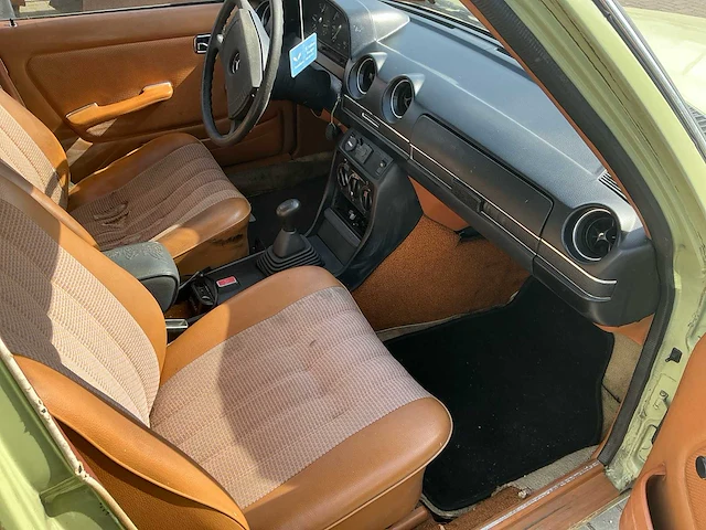 1979 mercedes-benz 200-280 (w123) 200 d 5-cilinder 5 bak personenauto - afbeelding 21 van  37