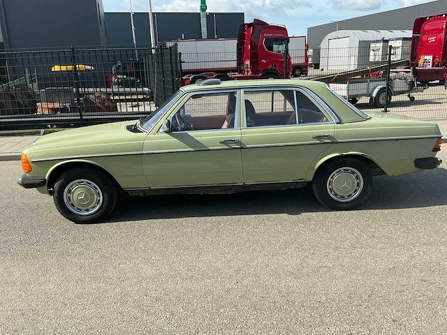 1979 mercedes-benz 200-280 (w123) 200 d 5-cilinder 5 bak personenauto - afbeelding 12 van  37