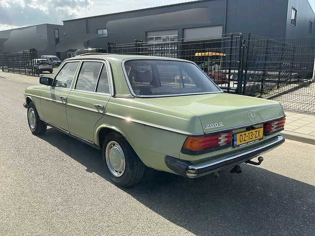 1979 mercedes-benz 200-280 (w123) 200 d 5-cilinder 5 bak personenauto - afbeelding 23 van  37
