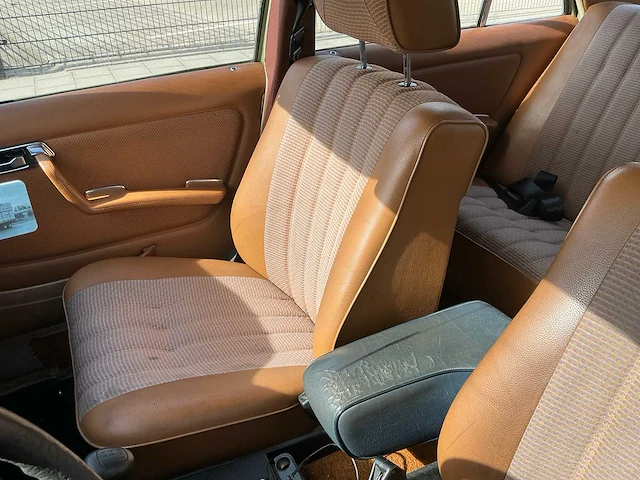 1979 mercedes-benz 200-280 (w123) 200 d 5-cilinder 5 bak personenauto - afbeelding 13 van  37