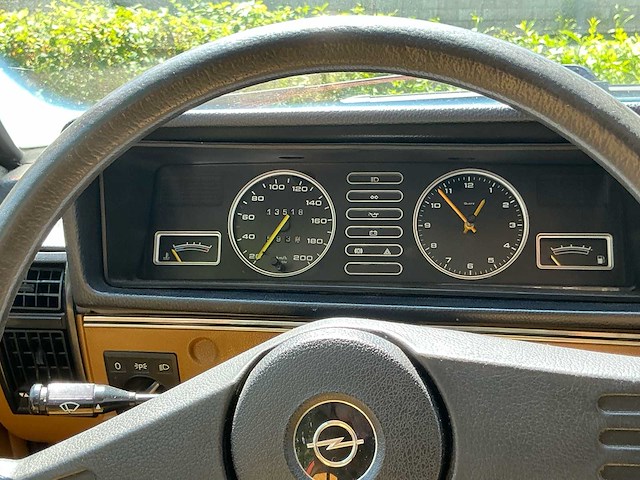 1979 opel rekord 2.0 s automatic personenauto - afbeelding 13 van  26