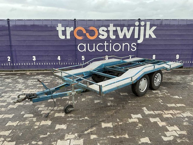 1980 - de wit - 2000 at - autoambulance - afbeelding 1 van  4