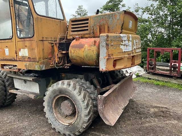 1980 atlas 1302d banden graafmachine - afbeelding 9 van  34