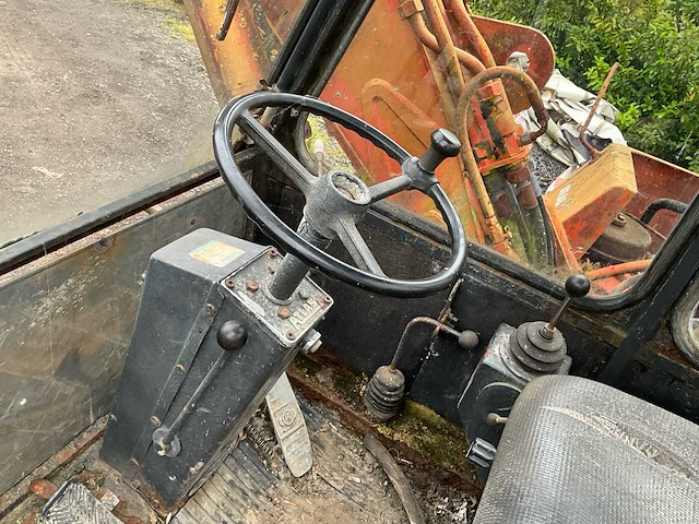 1980 atlas 1302d banden graafmachine - afbeelding 17 van  34