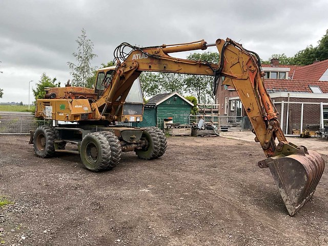 1980 atlas 1302d banden graafmachine - afbeelding 32 van  34