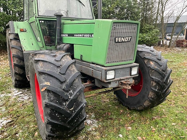 1980 fendt favorit 600 ls turbomatik vierwielaangedreven landbouwtractor - afbeelding 12 van  36