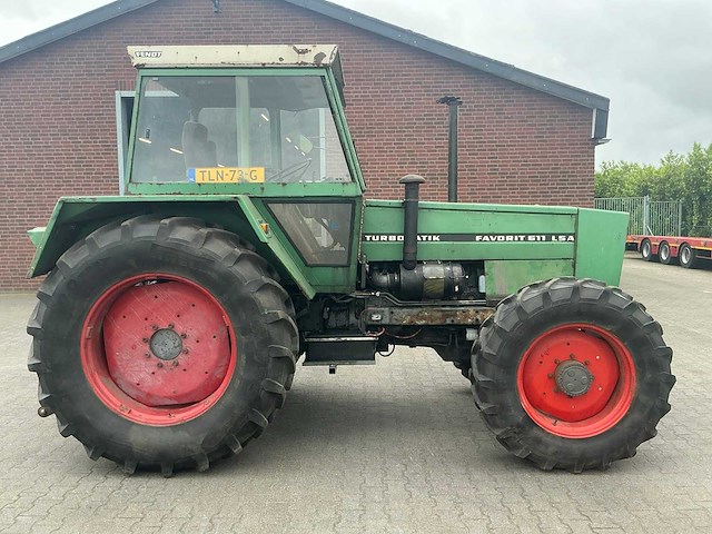 1980 fendt favorit 611 lsa vierwielaangedreven landbouwtractor - afbeelding 34 van  37
