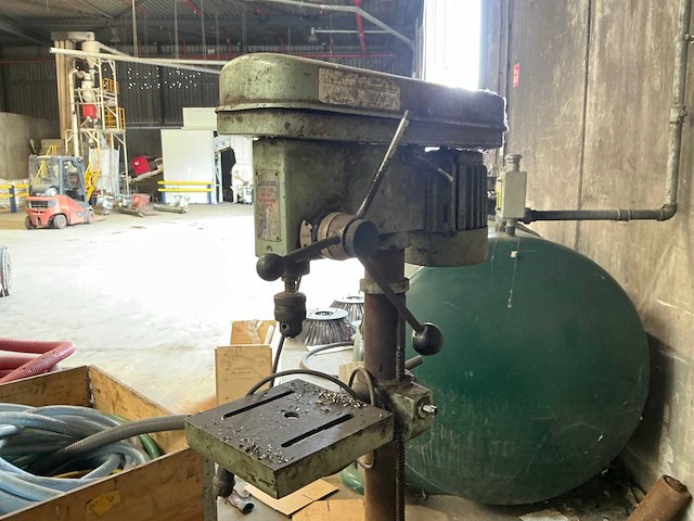 1980 ferm fm16 kolomboormachine - afbeelding 2 van  4