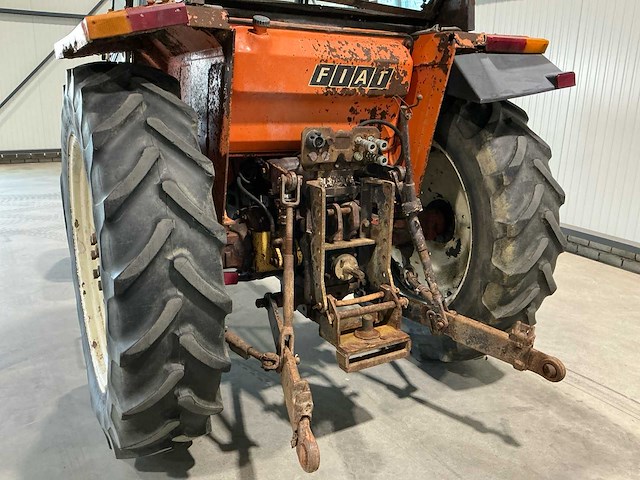 1980 fiat 780 tweewielaangedreven landbouwtractor - afbeelding 7 van  30