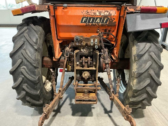 1980 fiat 780 tweewielaangedreven landbouwtractor - afbeelding 29 van  30
