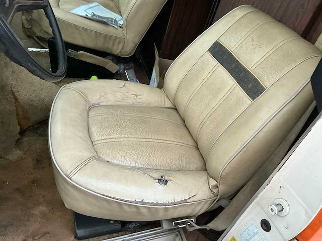 1980 ford 350 ecolinder ambulance - afbeelding 8 van  43