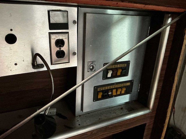 1980 ford 350 ecolinder ambulance - afbeelding 17 van  43