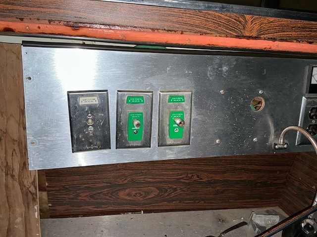 1980 ford 350 ecolinder ambulance - afbeelding 18 van  43