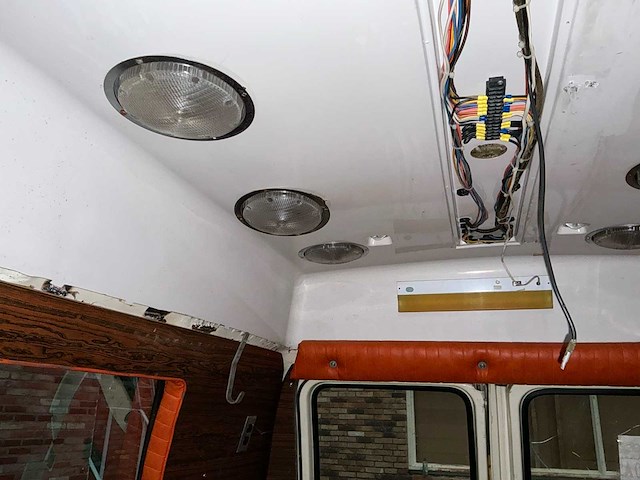 1980 ford 350 ecolinder ambulance - afbeelding 20 van  43