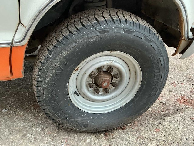 1980 ford 350 ecolinder ambulance - afbeelding 25 van  43